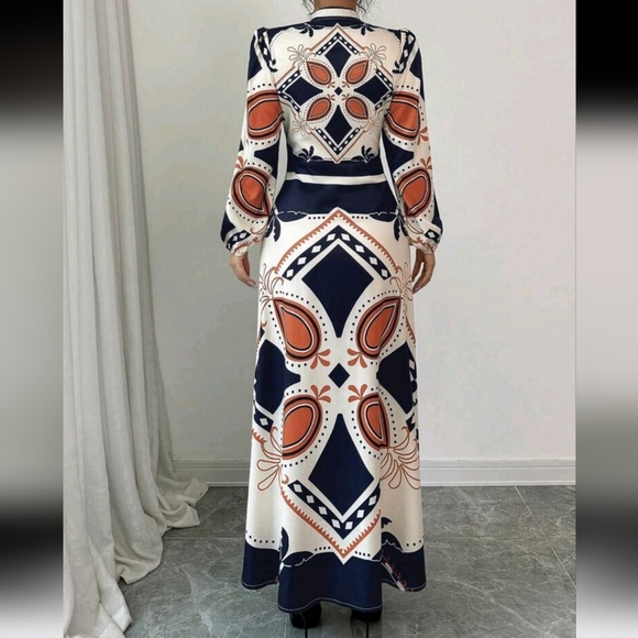 Elegant Navy and White Maxi Dress - Picture 2 of 5